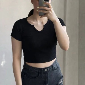 کراپ یقه V (پک 3 عددی)